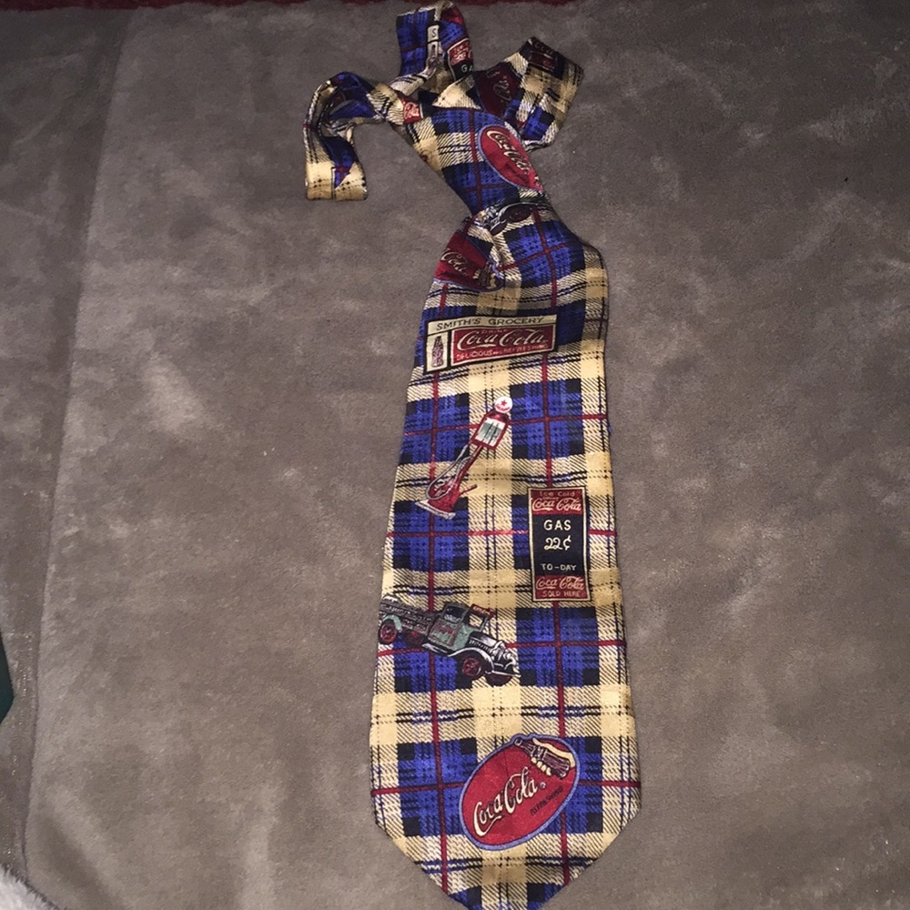 Coca Cola tie 🤩 FLASH SALE ⭐️